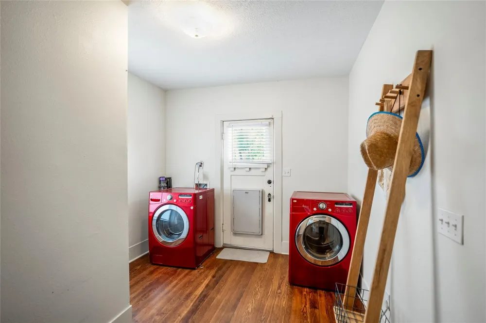 907 Clinton Street Brenham, TX 77833