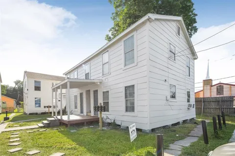 1913 Benson Street #2
