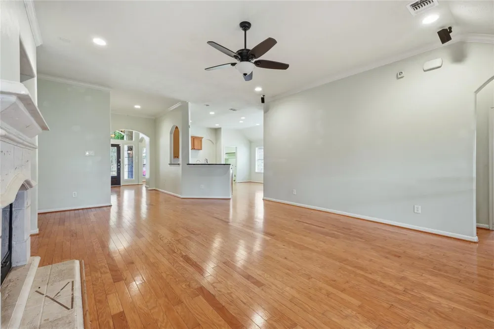 12811 Flat Creek Drive Pearland, TX 77584
