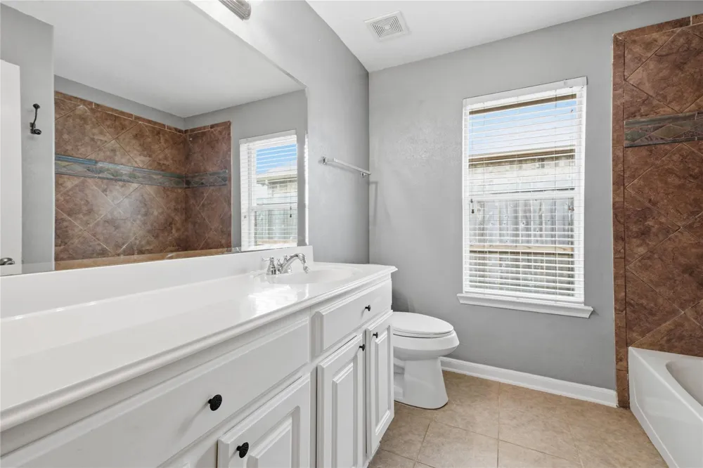 12811 Flat Creek Drive Pearland, TX 77584
