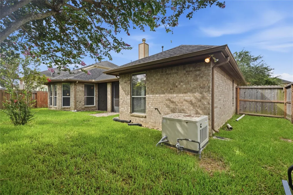 12811 Flat Creek Drive Pearland, TX 77584