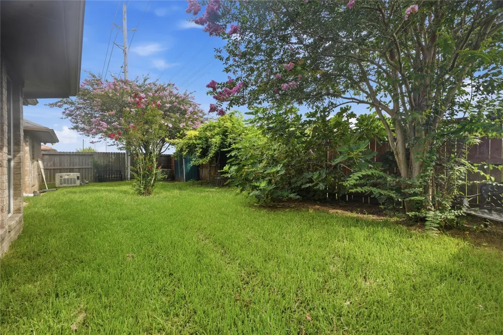 12811 Flat Creek Drive Pearland, TX 77584