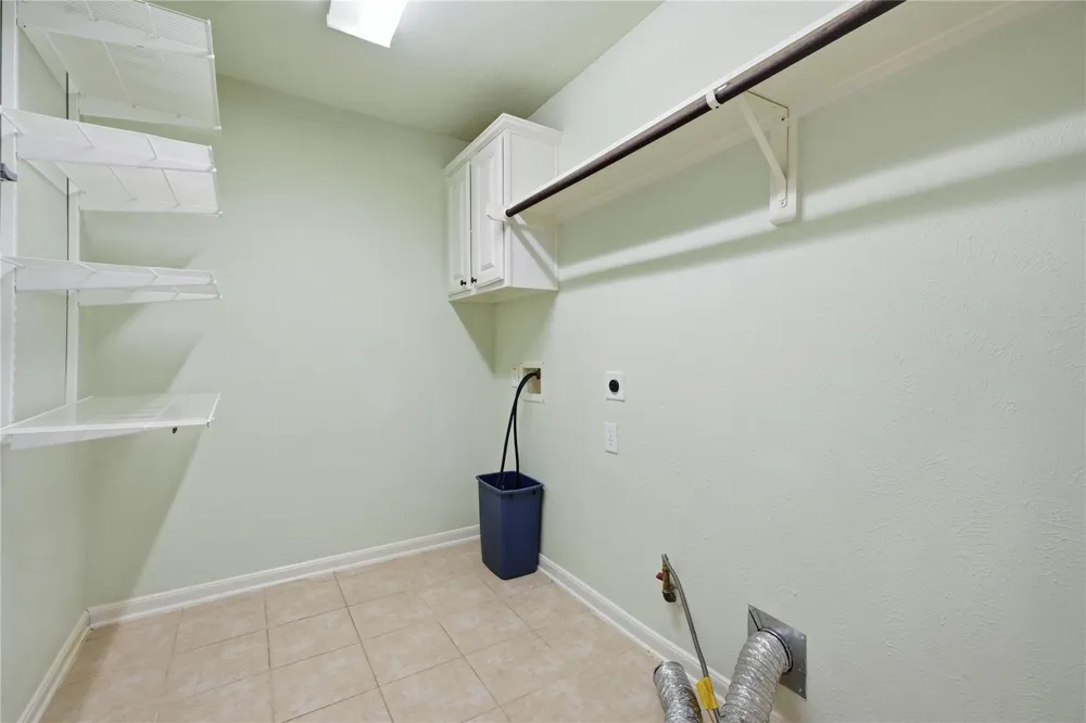 12811 Flat Creek Drive Pearland, TX 77584