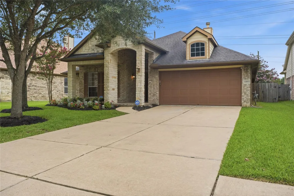 12811 Flat Creek Drive Pearland, TX 77584
