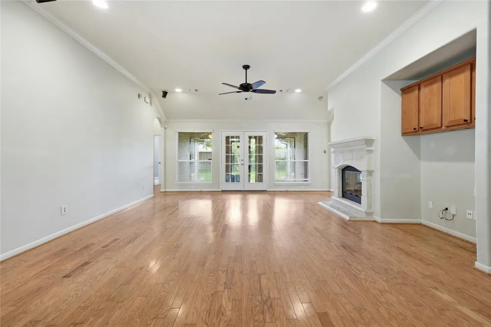 12811 Flat Creek Drive Pearland, TX 77584