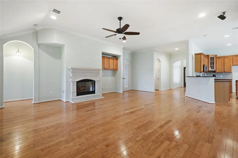 12811 Flat Creek Drive Pearland, TX 77584