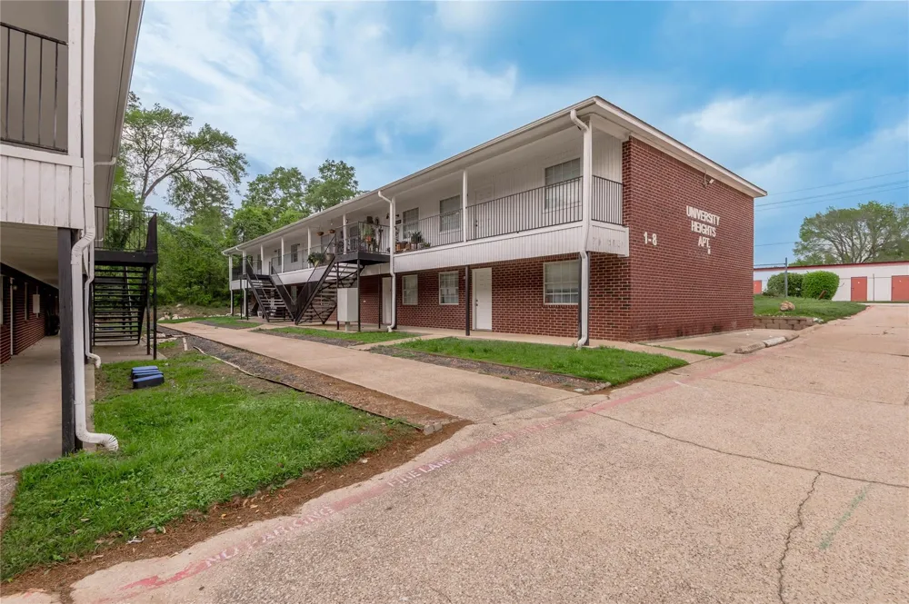 600 Palm Street #2 Huntsville, TX 77340