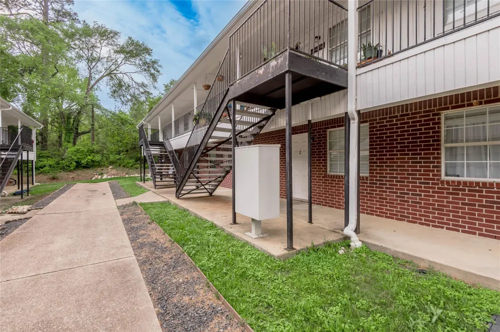 600 Palm Street #2 Huntsville, TX 77340