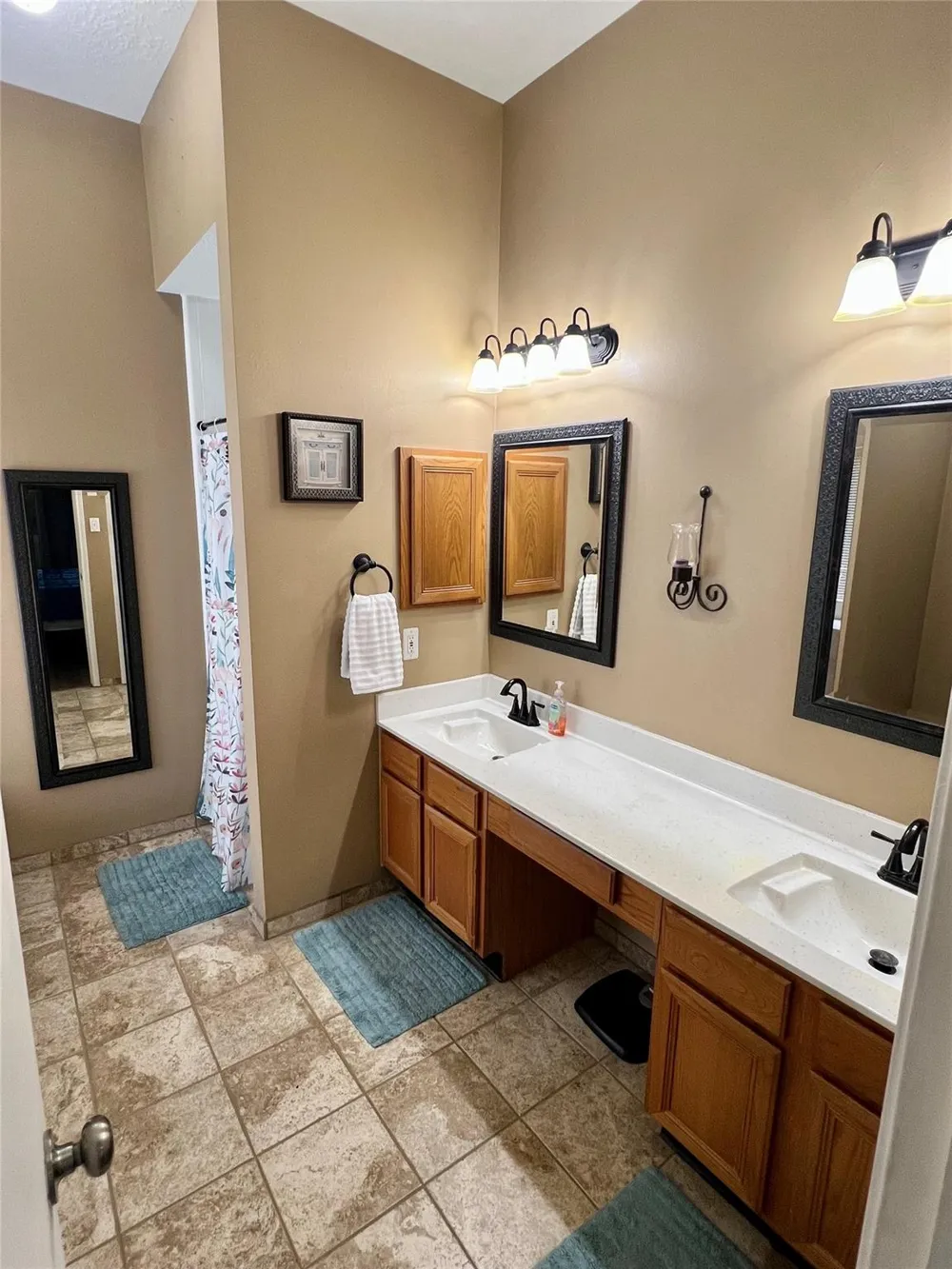 1806 Oak Wood Drive E Pearland, TX 77581