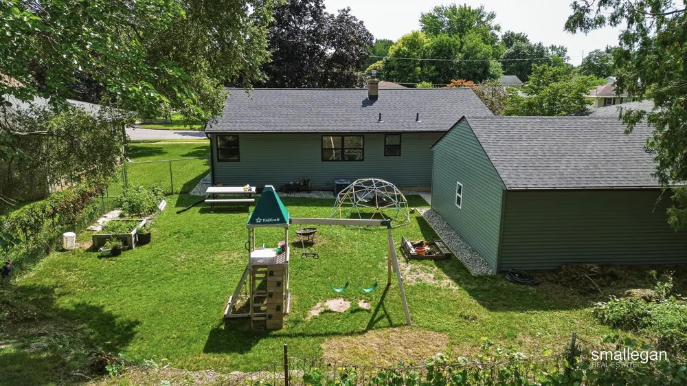 1517 32nd Street SW Wyoming, MI 49509