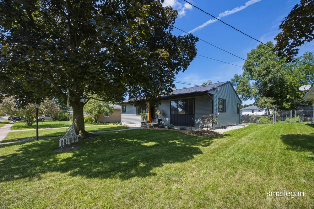 1517 32nd Street SW Wyoming, MI 49509