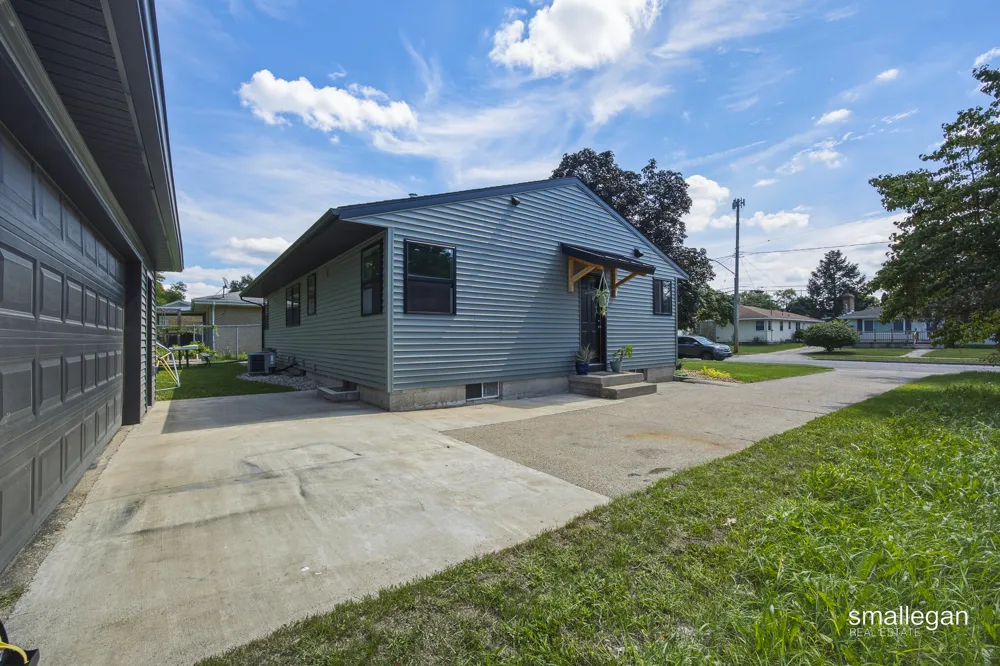 1517 32nd Street SW Wyoming, MI 49509