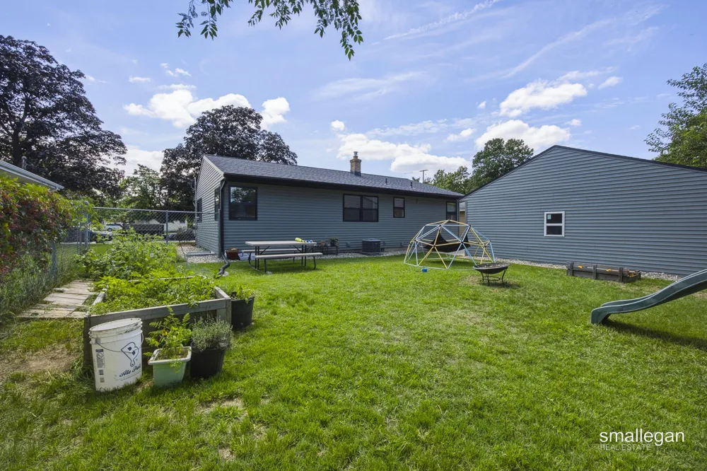 1517 32nd Street SW Wyoming, MI 49509