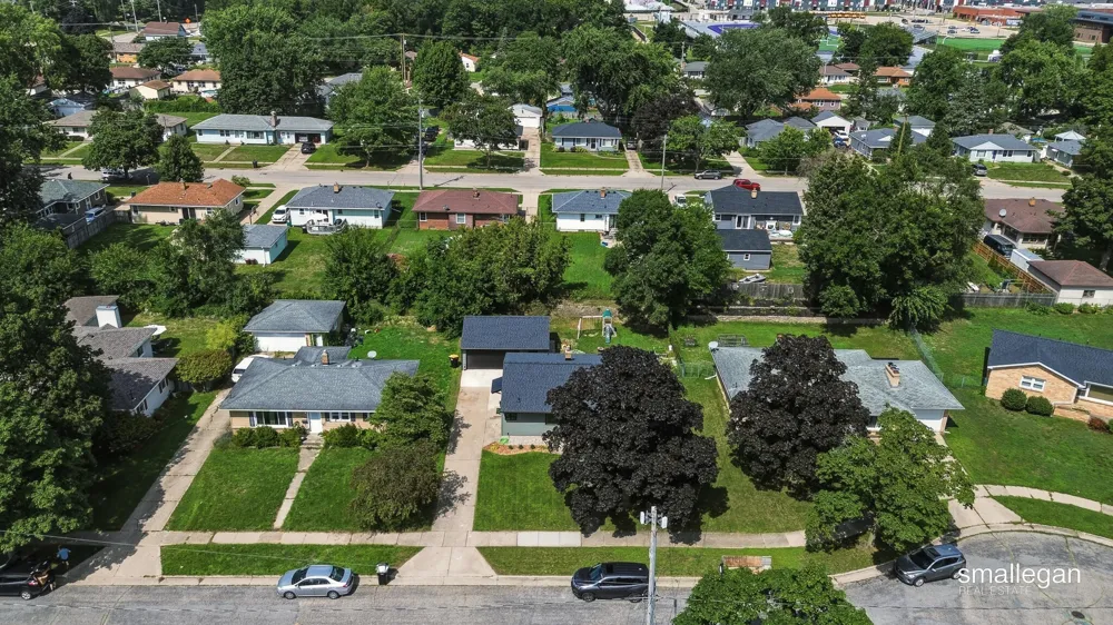 1517 32nd Street SW Wyoming, MI 49509