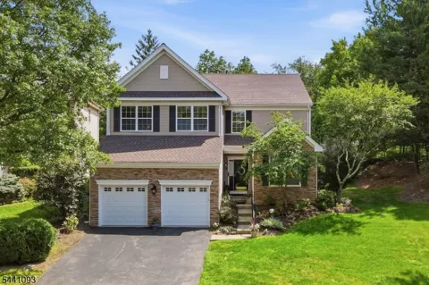 2 Stone Ridge Ct