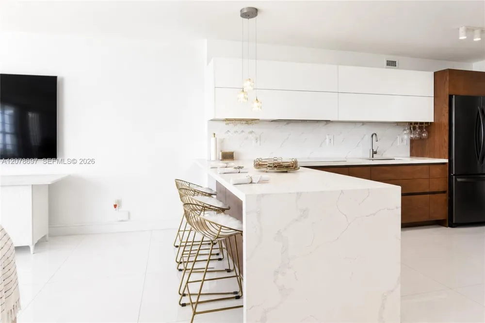100 Lincoln Rd #1223 Miami Beach, FL 33139