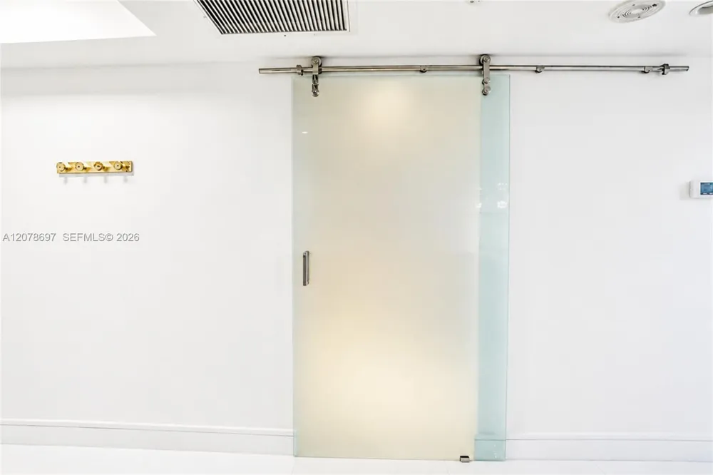 100 Lincoln Rd #1223 Miami Beach, FL 33139