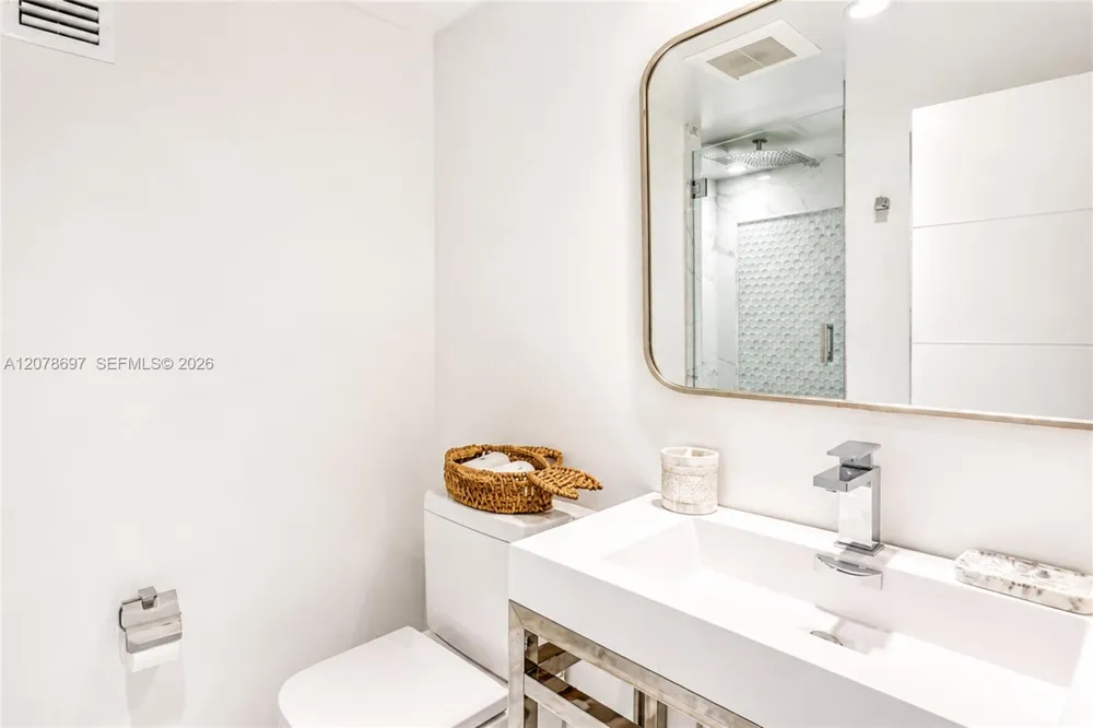 100 Lincoln Rd #1223 Miami Beach, FL 33139
