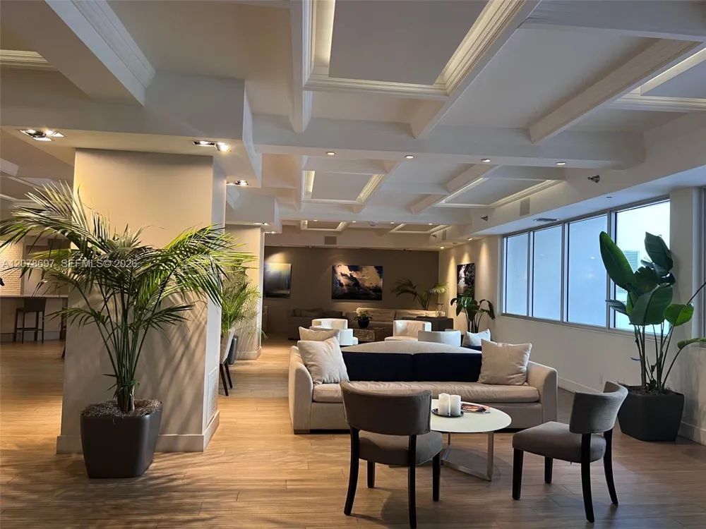 100 Lincoln Rd #1223 Miami Beach, FL 33139