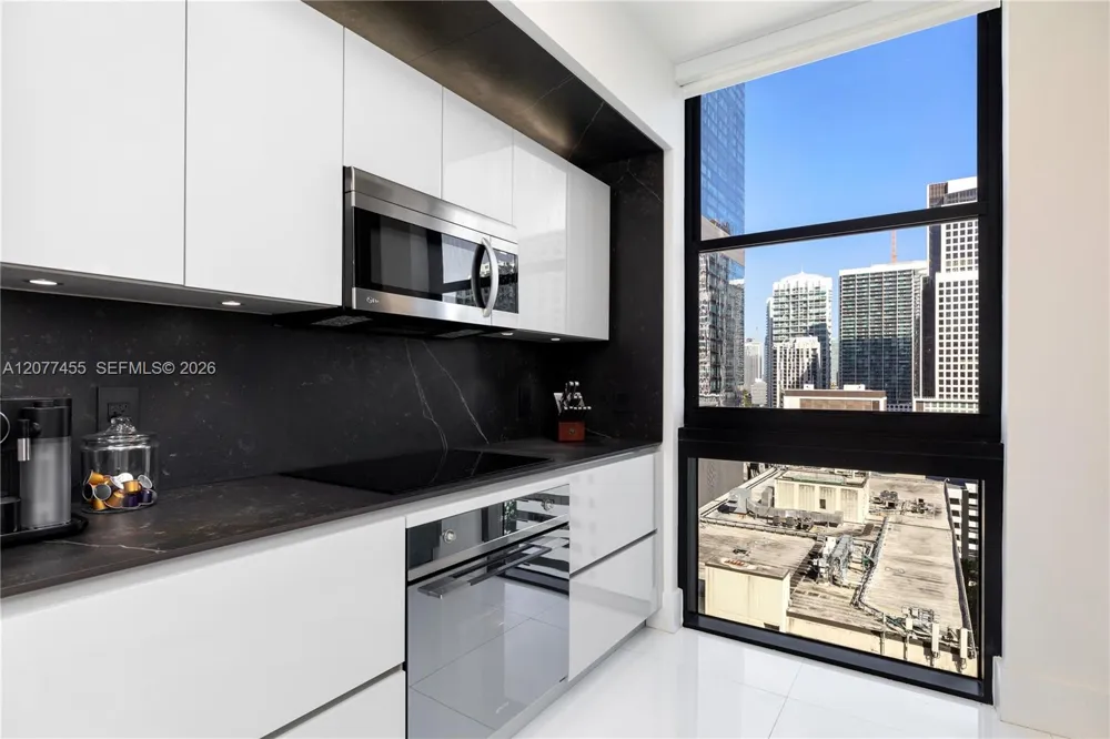 1010 Brickell Ave #1701 Miami, FL 33131