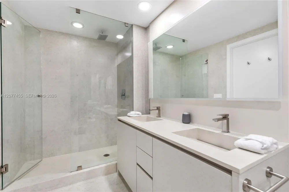 1010 Brickell Ave #1701 Miami, FL 33131