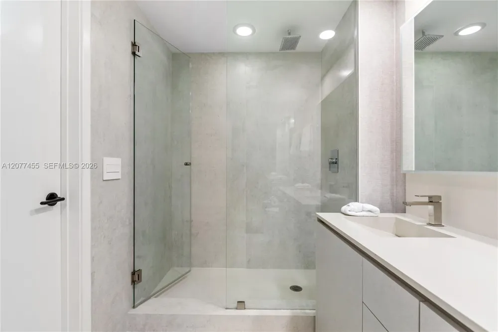 1010 Brickell Ave #1701 Miami, FL 33131