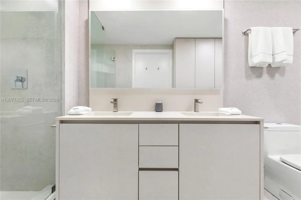 1010 Brickell Ave #1701 Miami, FL 33131
