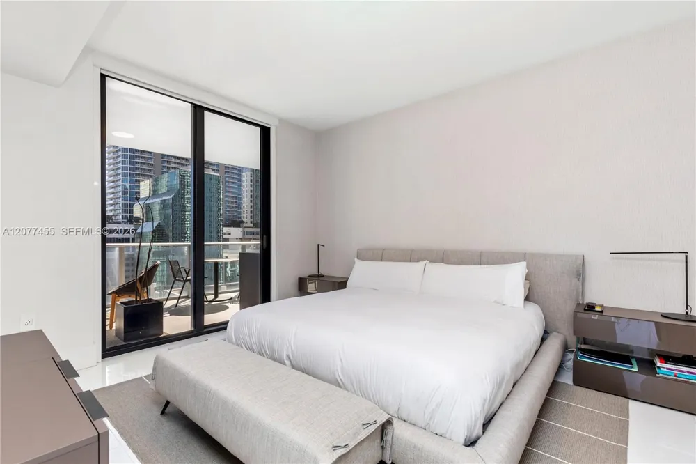 1010 Brickell Ave #1701 Miami, FL 33131