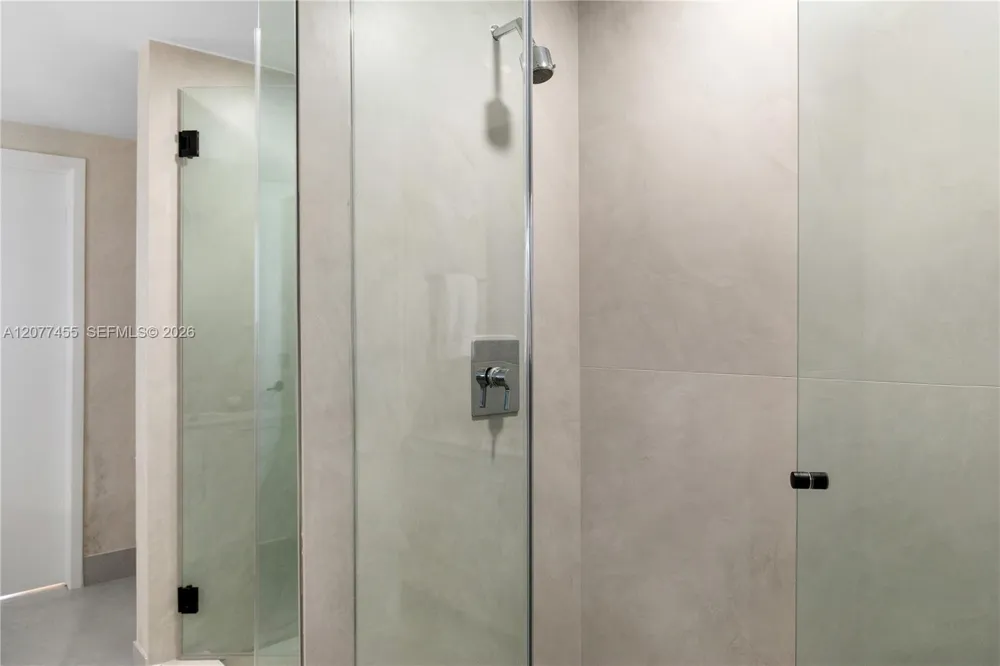 1010 Brickell Ave #1701 Miami, FL 33131
