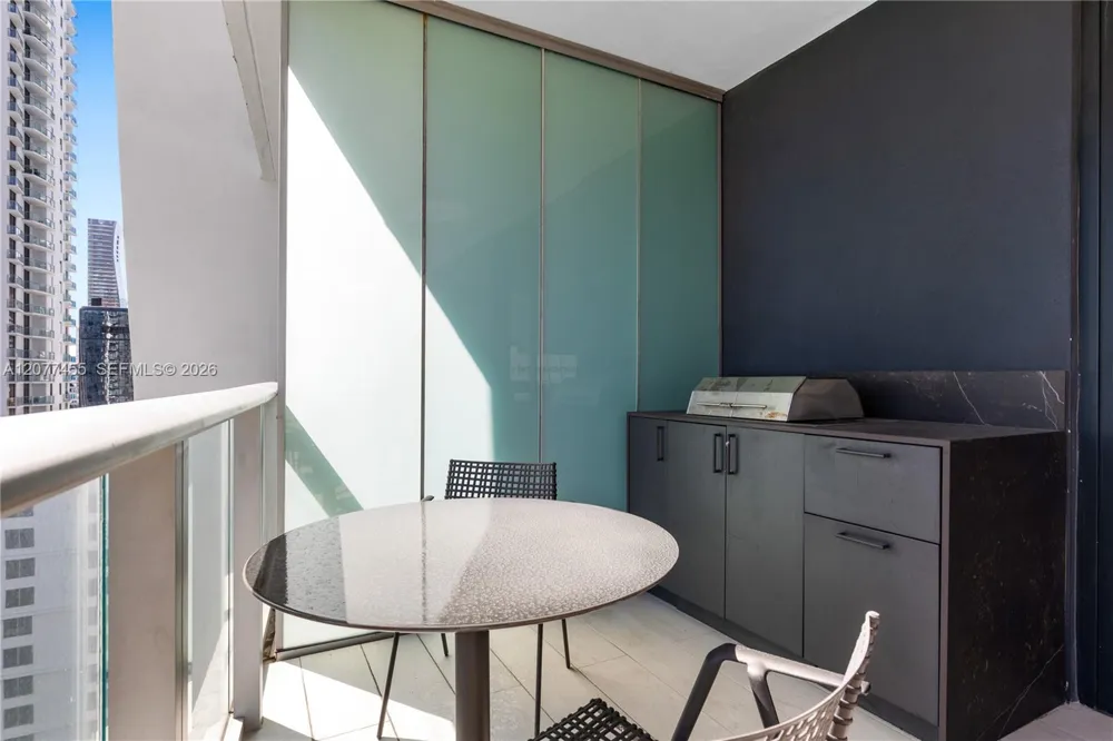 1010 Brickell Ave #1701 Miami, FL 33131