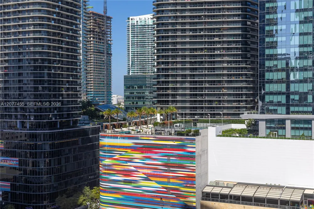 1010 Brickell Ave #1701 Miami, FL 33131