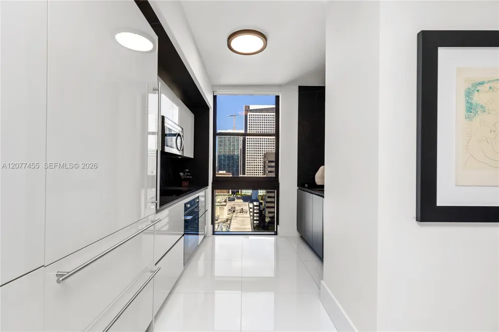 1010 Brickell Ave #1701 Miami, FL 33131