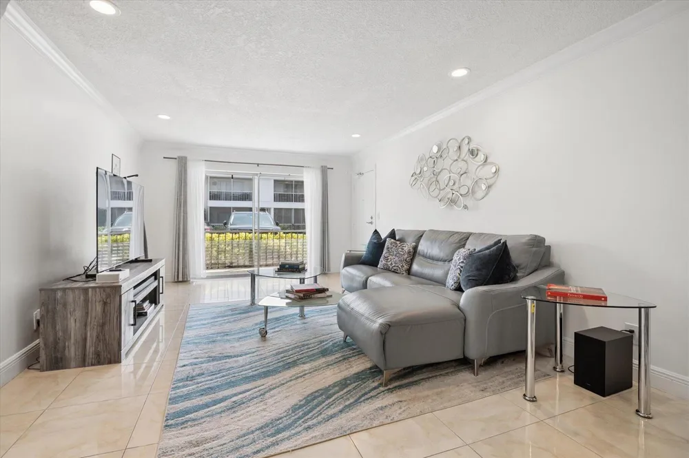 6287 BAY CLUB DRIVE #2 Fort Lauderdale, FL 33308