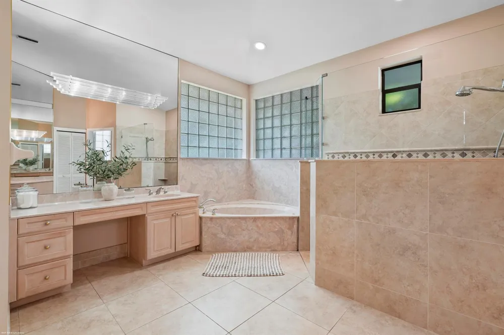 1902 S CLUB DRIVE Wellington, FL 33414