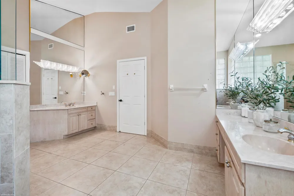 1902 S CLUB DRIVE Wellington, FL 33414