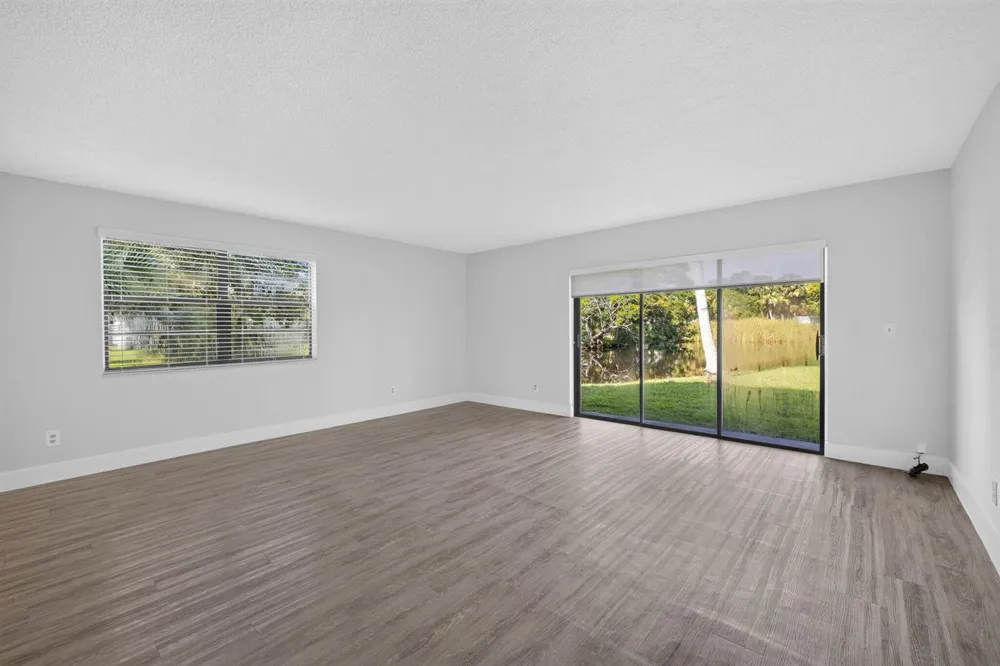 2517 S 17TH STREET #103 Fort Pierce, FL 34982
