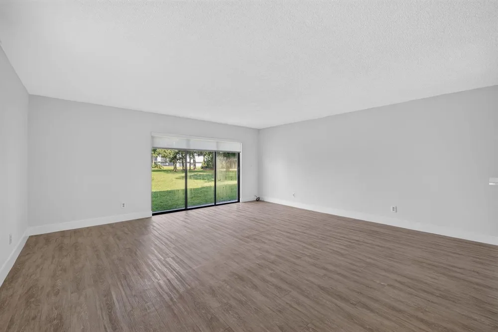 2517 S 17TH STREET #103 Fort Pierce, FL 34982