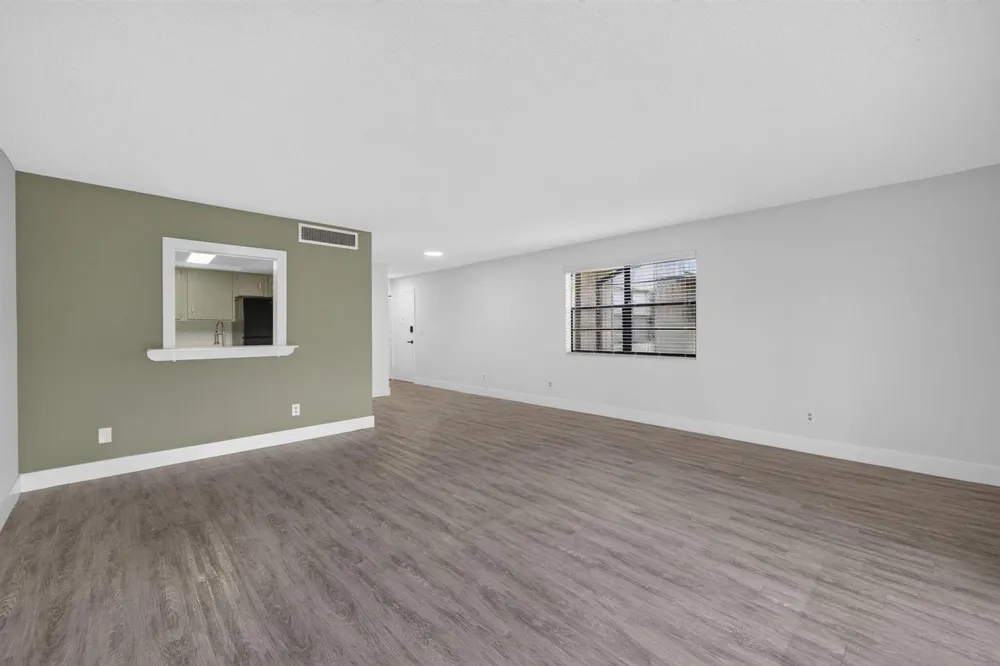 2517 S 17TH STREET #103 Fort Pierce, FL 34982