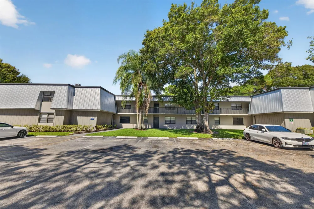 2517 S 17TH STREET #103 Fort Pierce, FL 34982