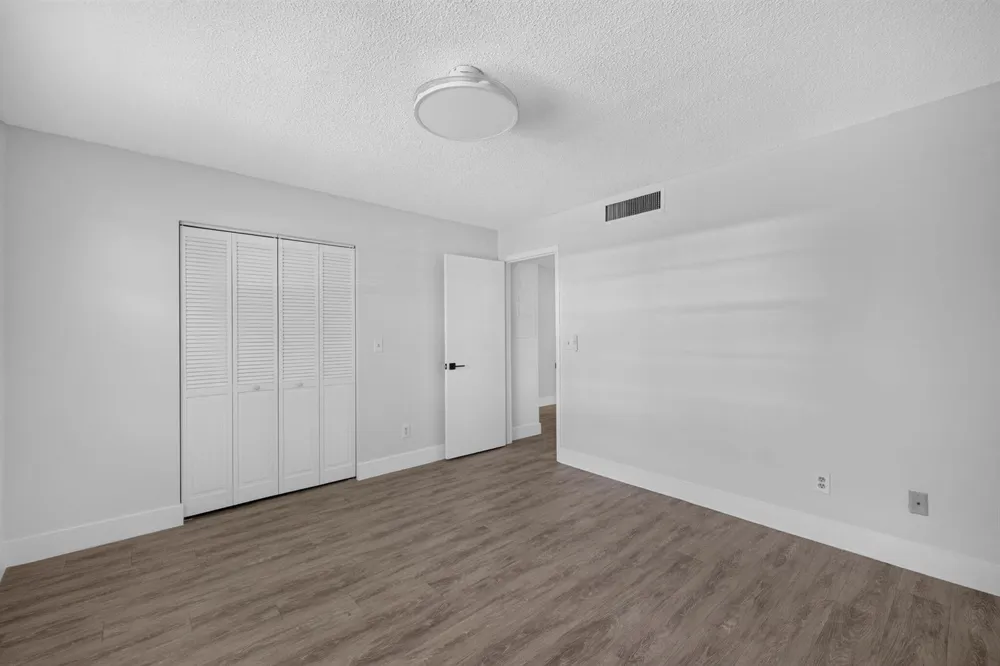 2517 S 17TH STREET #103 Fort Pierce, FL 34982