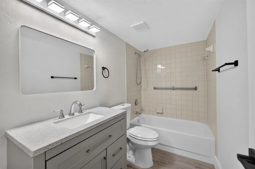 2517 S 17TH STREET #103 Fort Pierce, FL 34982