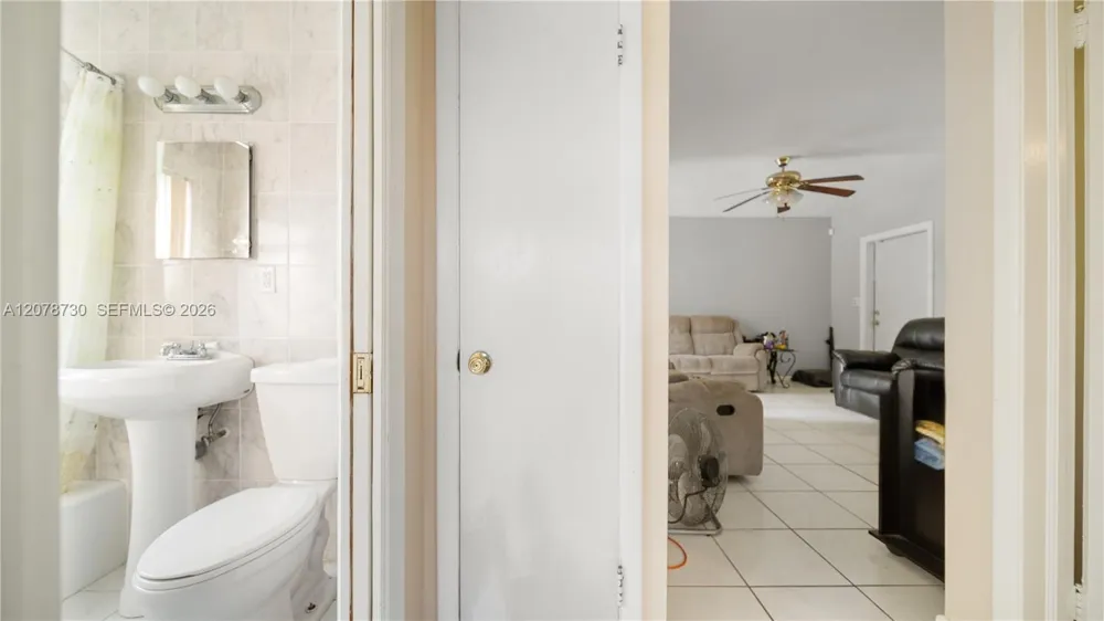 1038 NW 11th Ct Fort Lauderdale, FL 33311