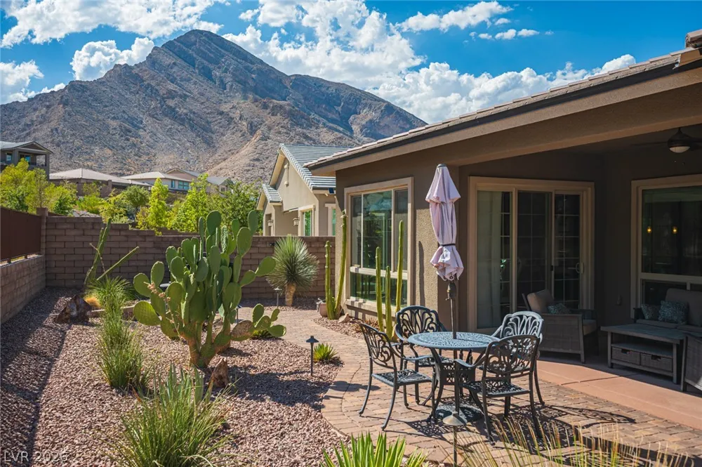 11113 Black Fire Opal Drive Las Vegas, NV 89138