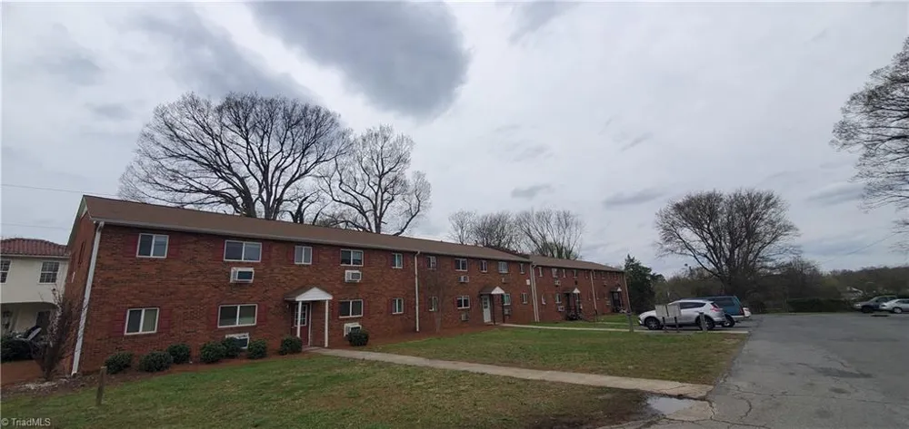 725 Akron Drive Winston-Salem, NC 27105