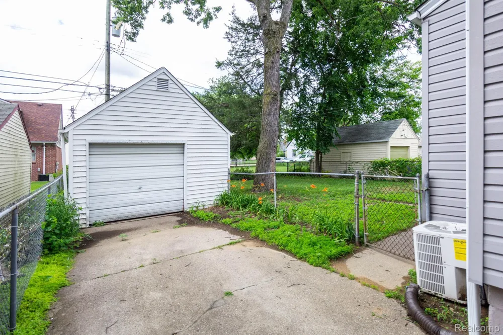 2442 Homeplace Street Dearborn City, MI 48124