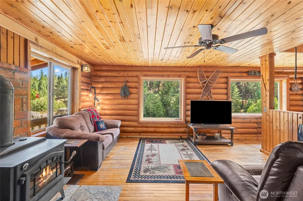 49 Lilly Creek Road Republic, WA 99166