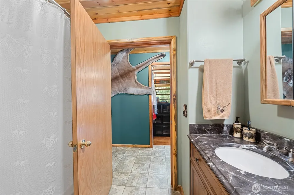49 Lilly Creek Road Republic, WA 99166