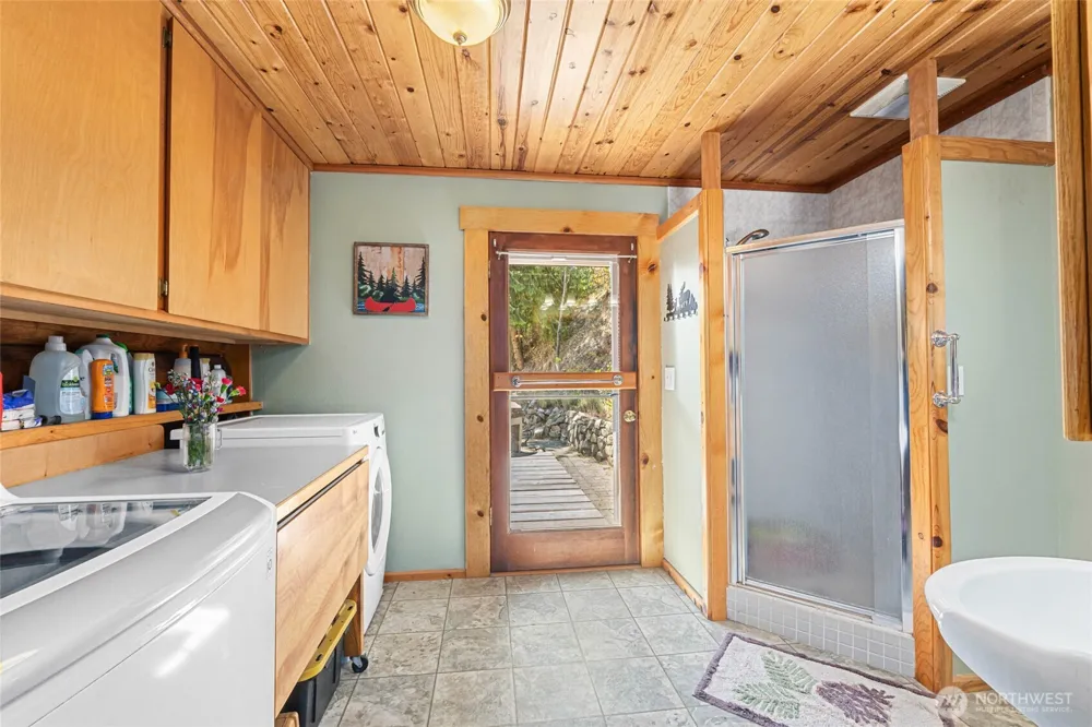 49 Lilly Creek Road Republic, WA 99166