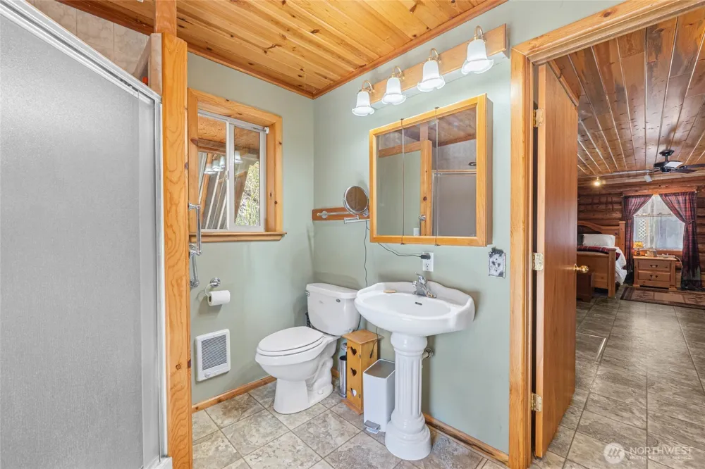 49 Lilly Creek Road Republic, WA 99166