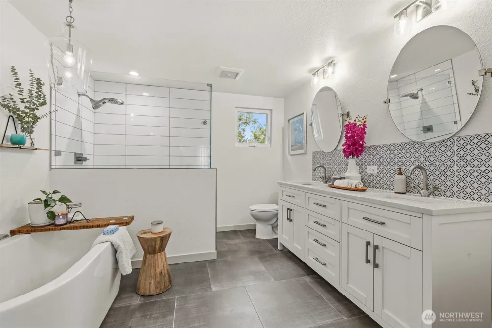 20111 Dayton Avenue Shoreline, WA 98133